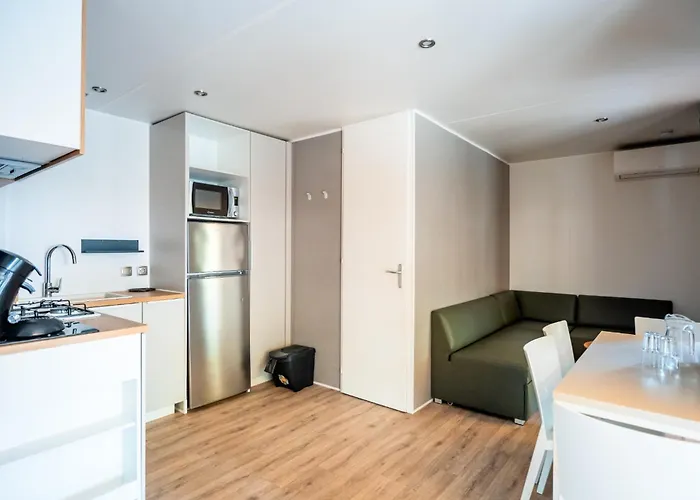 Rives D'arc Campeggio 4*