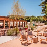 Camping Rives D'arc Vallon-Pont-dʼArc