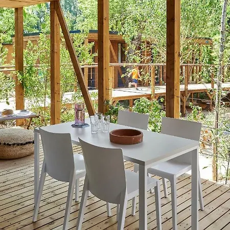 Camping Rives D'arc Vallon-Pont-dʼArc