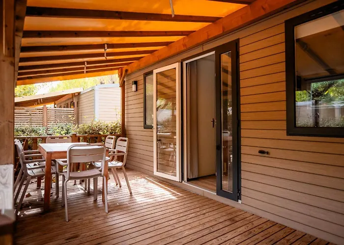 Rives D'arc Campsite 4*
